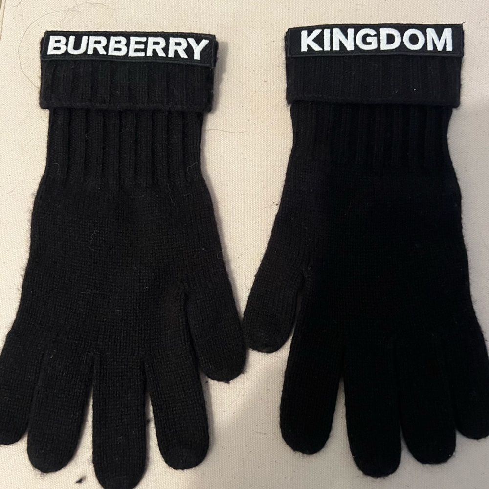 Authentic Cashmere Knitted Burberry Gloves